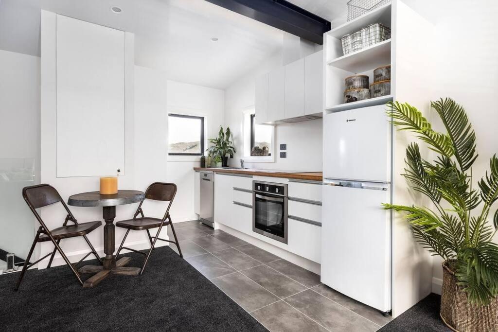 Apartment 2 - Haddin Court - Stunning Executive Blenheim Ngoại thất bức ảnh